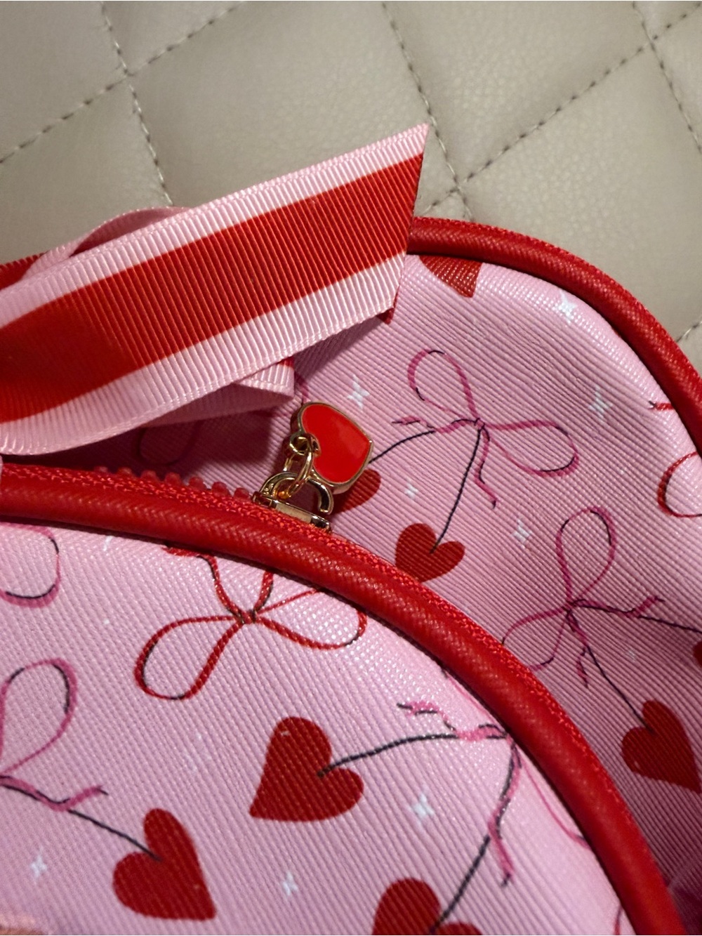 NICOLE MILLER 2 piece Pink Cosmetic Pouches with Red Heart Print & Ribbon - Picture 4 of 4